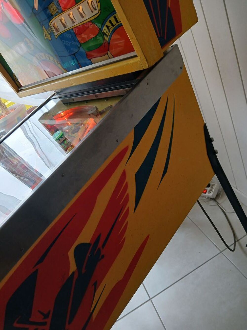 Flipper bally &eacute;lectrom&eacute;canique a rouleaux pr&ecirc;t &agrave; jouer Consoles et jeux vidéos