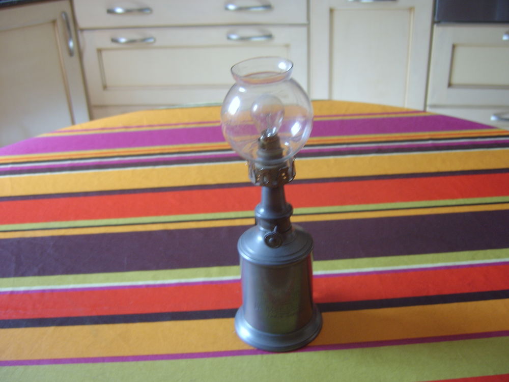 Lampe type pigeon "La Meilleure" Décoration