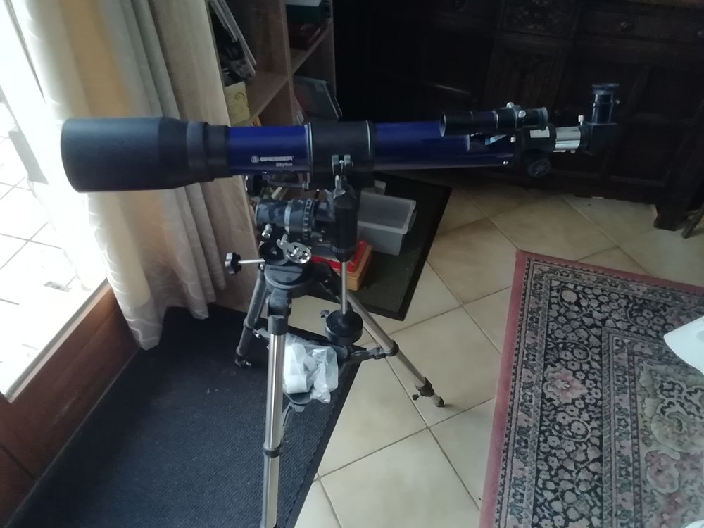 Lunette astronomique Photos/Video/TV