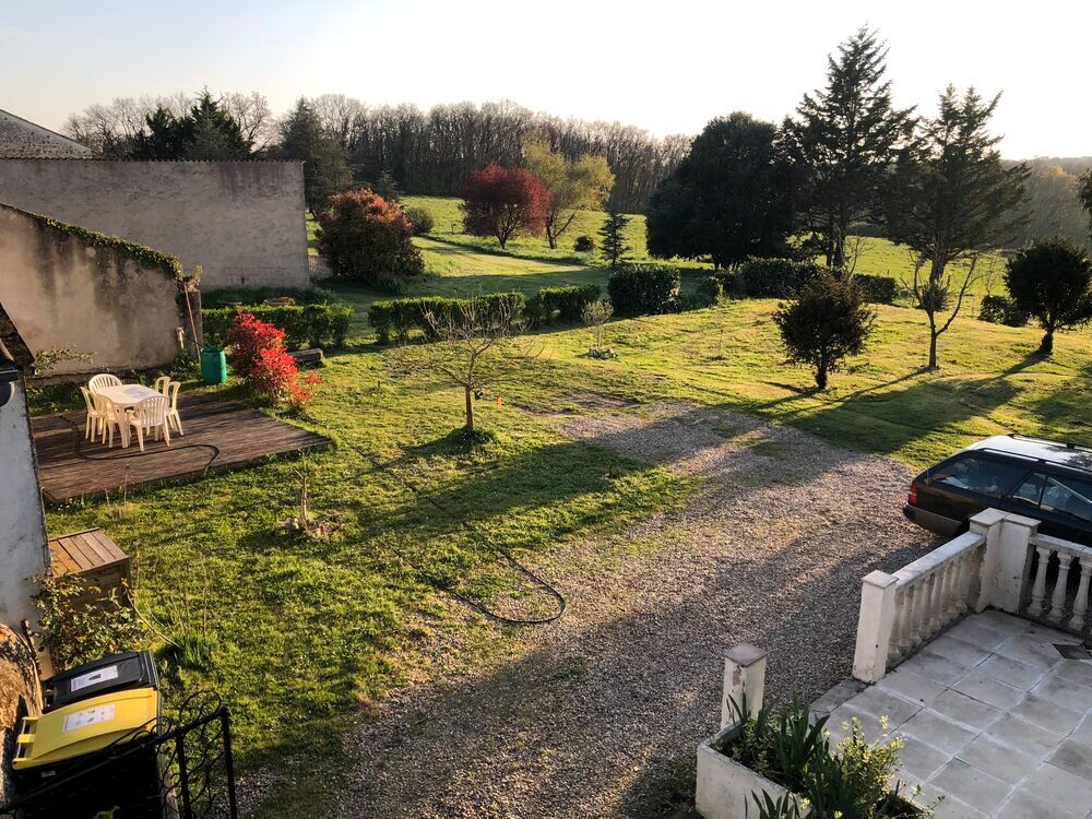 Location Maison Maison de 120 m2 au calme sans vis à vis à6km de Montmorillo Pindray