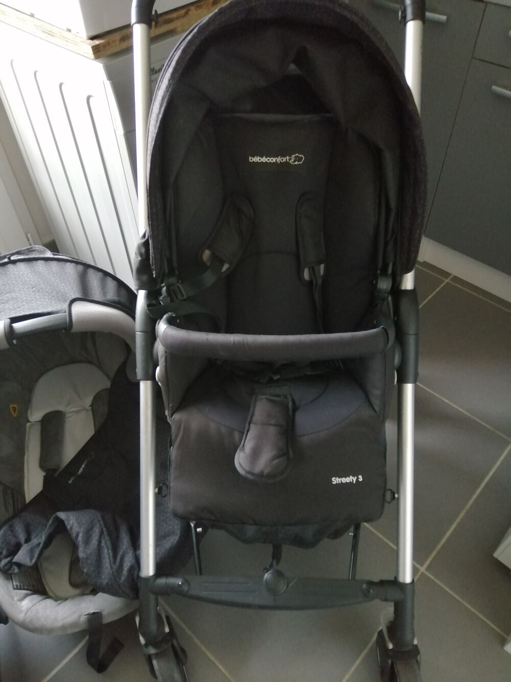 Poussette trio Pu�riculture