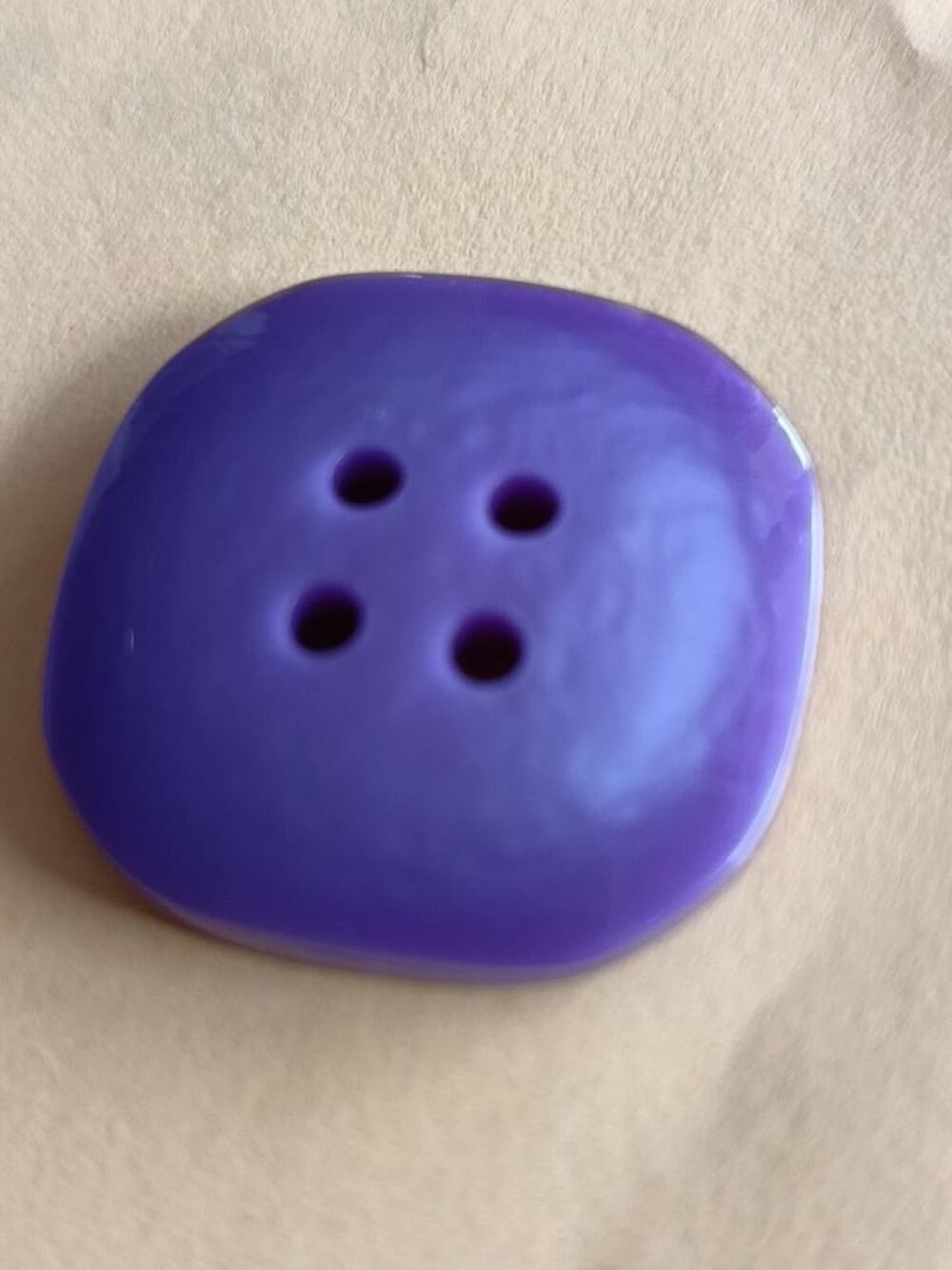 Rare lot de 8 boutons couture - Violet profond - Mati&egrave;re d Décoration