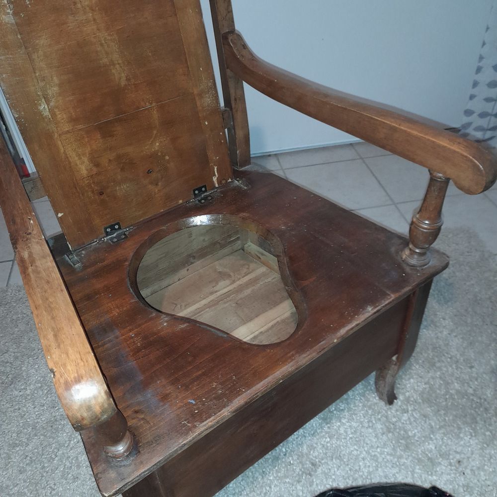 Chaise d'aisance &agrave; trou Meubles