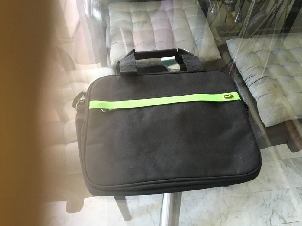 pochette et sacoche d'ordinateur avec logo...PMU (officiel) Maroquinerie