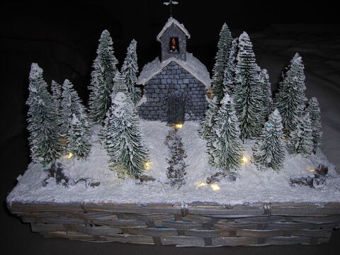 Diorama chapelle de montagne sous la neige
15 Lens (62)