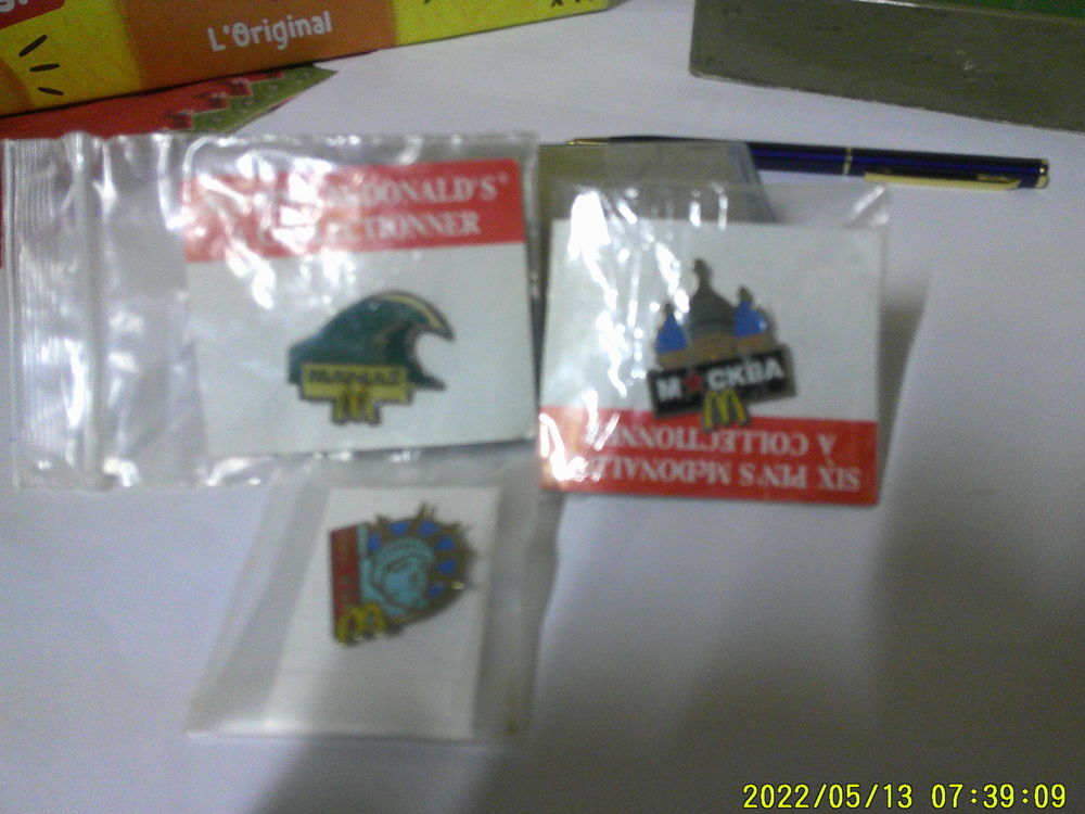 lot de ( 3 ) PIN'S " Mc DONALD'S .. ( ancien ) 