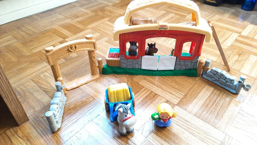 Ferme / Ecurie sonore Little People Fisher Price avec ses ac Jeux / jouets