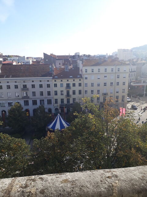  Appartement � louer 8 pi�ces 327 m�