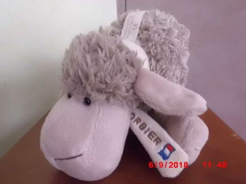 MOUTON GRIS ET BEIGE RODA 16 Oignies (62)