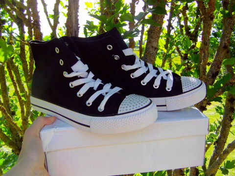 Tennis montantes noire pointure 37 11 Les Bties (70)