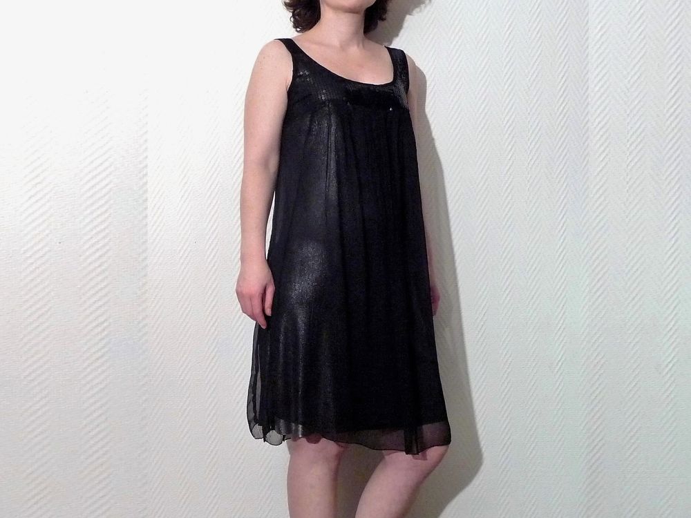 Robe en Soie Noir avec Doublure Argent&eacute;e- Le Banc Vêtements