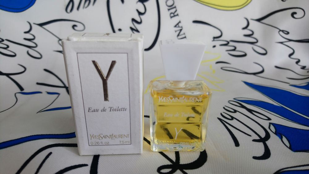 YVES SAINT LAURENT 