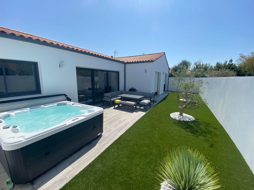 Maison 6 pièces 172 m² · à Nieul-sur-Mer · 172 m² · 740 000 €