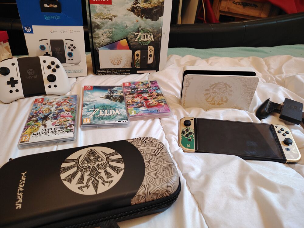 Switch oled &eacute;dition Zelda Consoles et jeux vidos