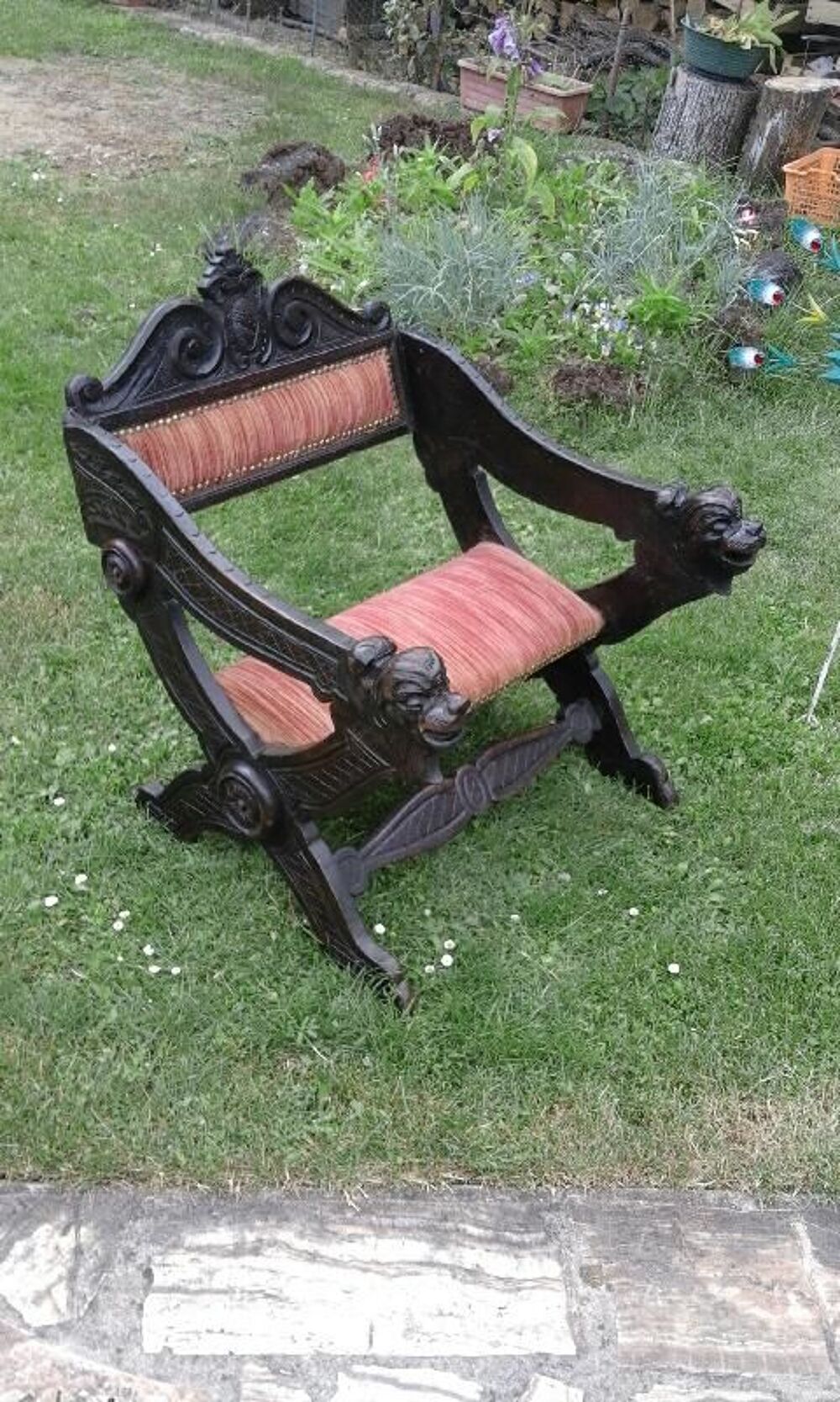 fauteuil bas en bois style Dagobert
Meubles