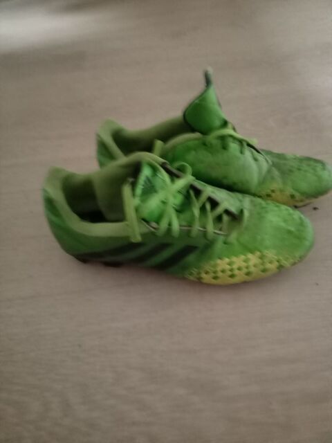 Chaussures de foot Adidas  crampons  mouls 13 Gannat (03)