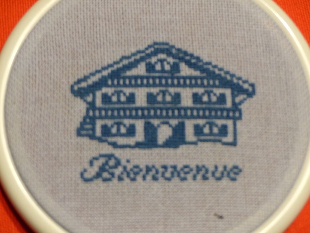 " BIENVENUE " - POINT DE CROIX Décoration