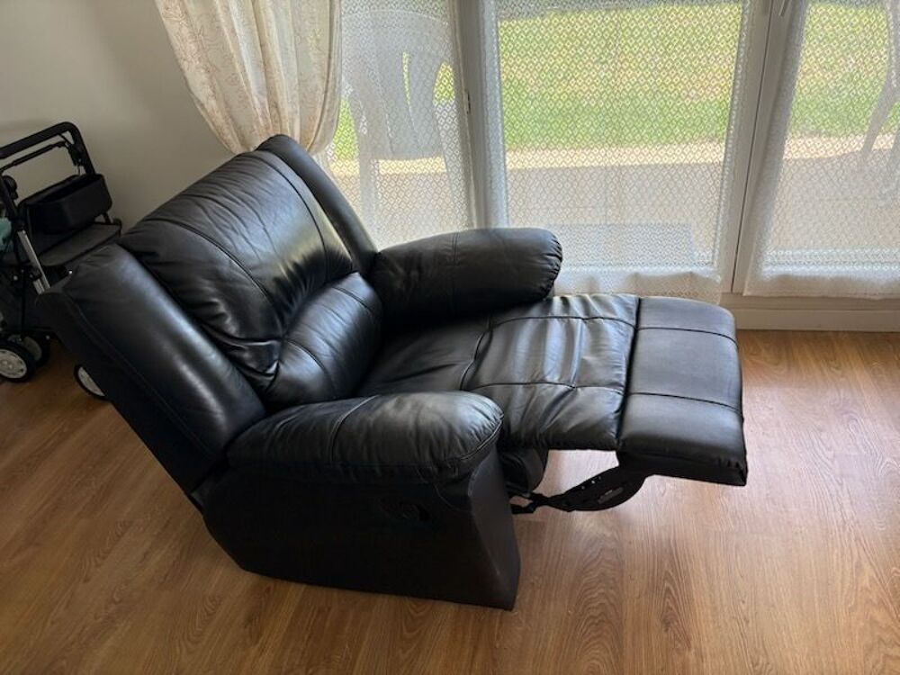 Fauteuil et canap&eacute; relax. Meubles