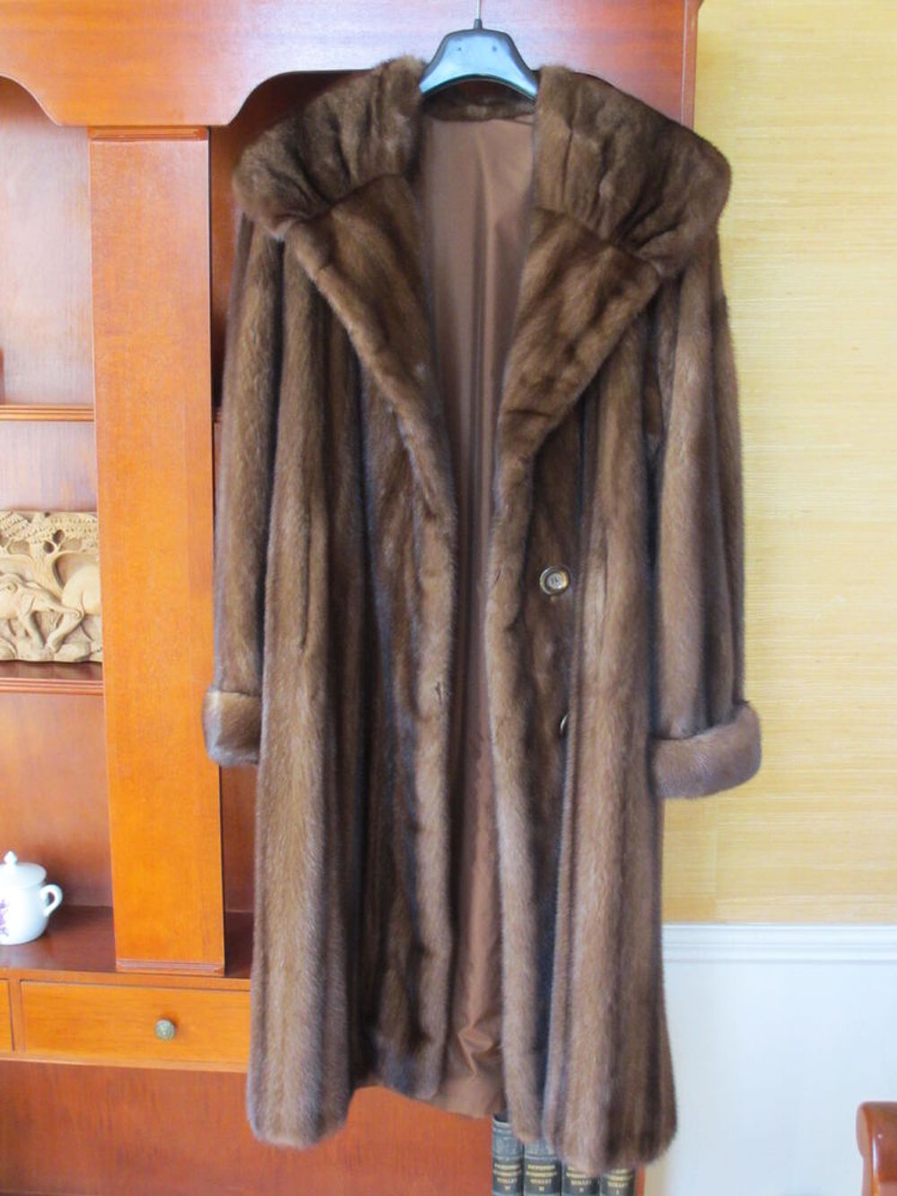 manteau long en vison. Vêtements