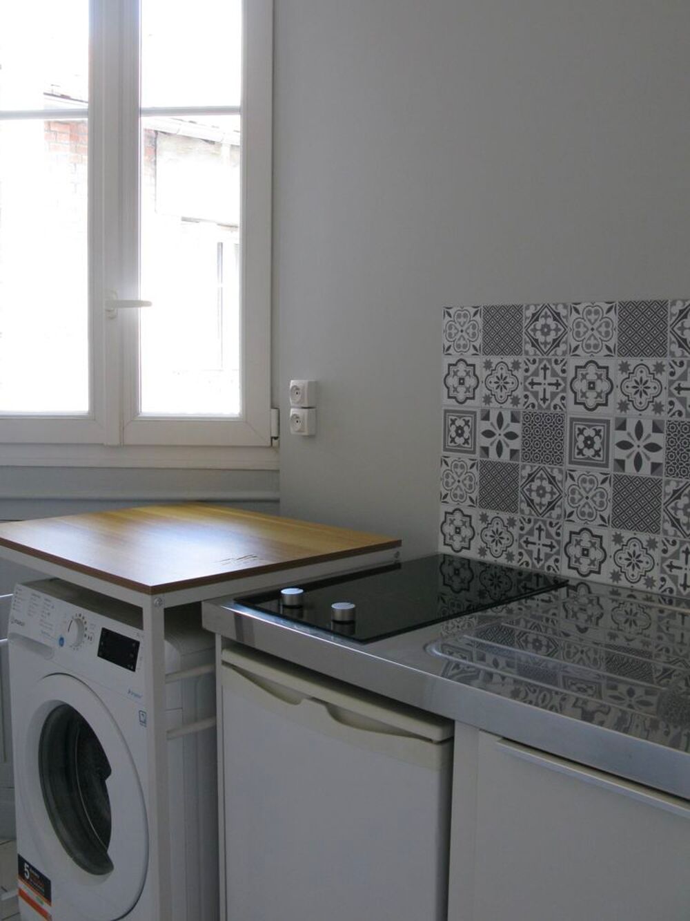 Location Appartement (nue) : studio 22 m² Colombes (92) : 840 € CC Colombes