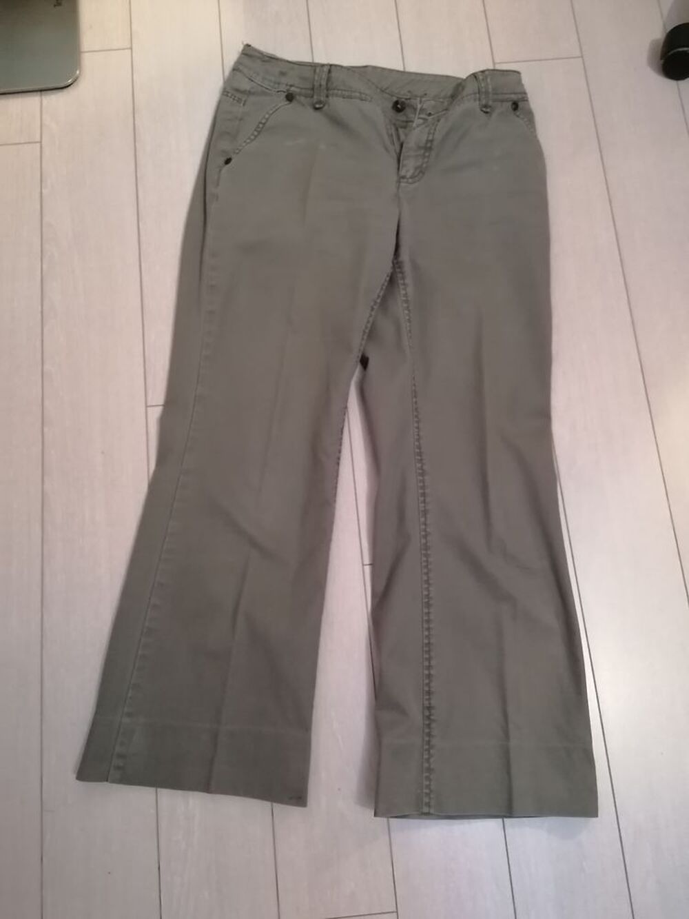 Pantalon toile femme 
Vêtements