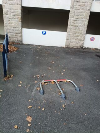  Parking / Garage à louer 25 m² Saint-brieuc