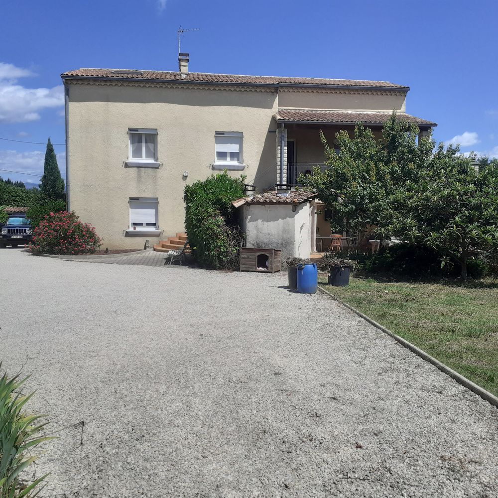 Location Villa Villa 7 chambres sur jardin clos piscine Lachapelle-sous-aubenas