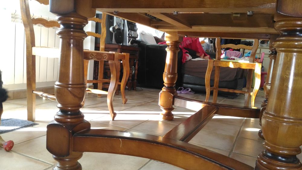 Table en Orme +6 chaises.
Meubles