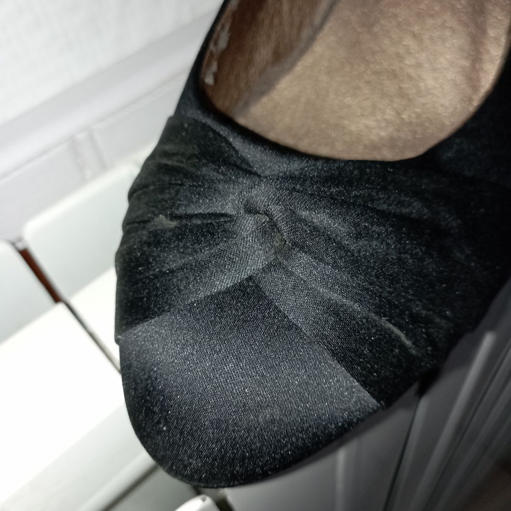 Escarpin noir Tissu satin&eacute; Chaussures