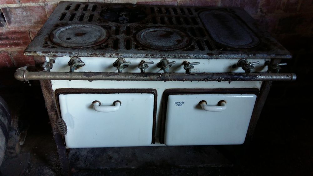Cuisini&egrave;re ancienne SCHOLTES. Cuisine