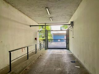  Parking / Garage à louer 15 m² Grenoble