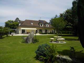  Maison � vendre 7 pi�ces 225 m� M�ritein