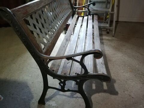 Banc de jardin 15 Saint-Florent-des-Bois (85)