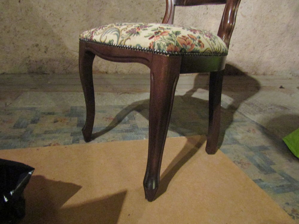 4 chaises de style Meubles