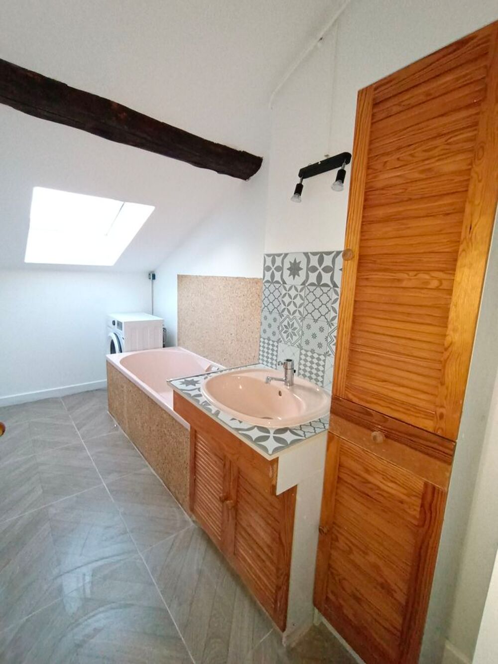 Location Appartement T5 meuble en centre-ville de Roanne Roanne