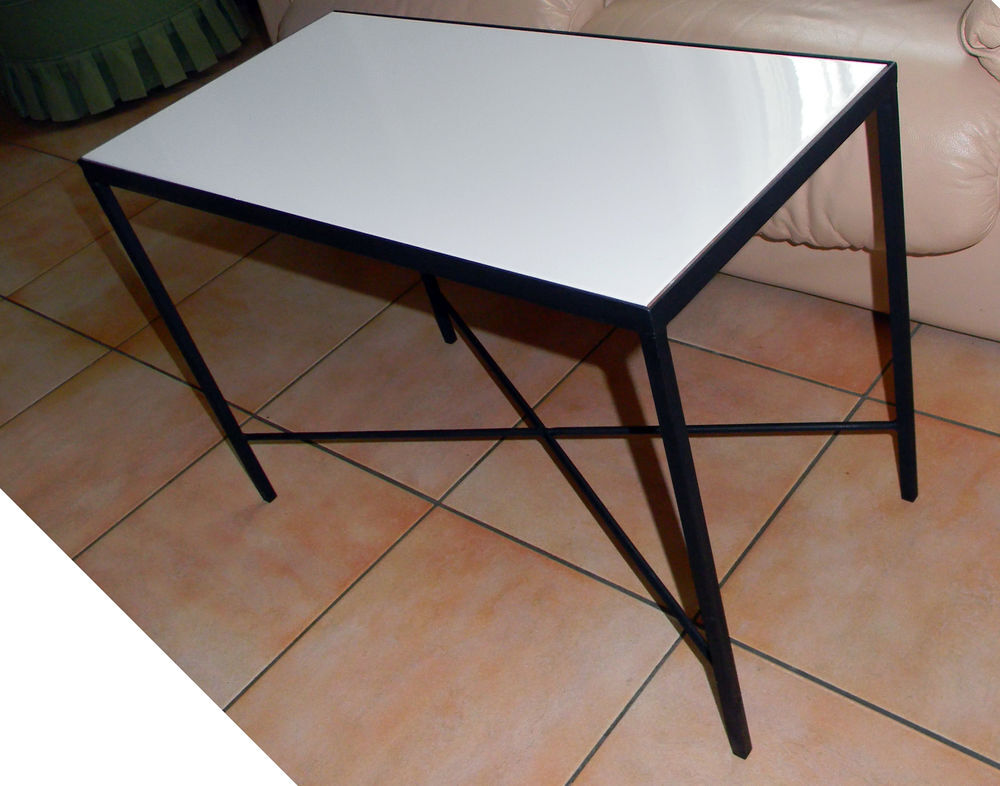 Table basse acier forg&eacute; et c&eacute;ramique Meubles