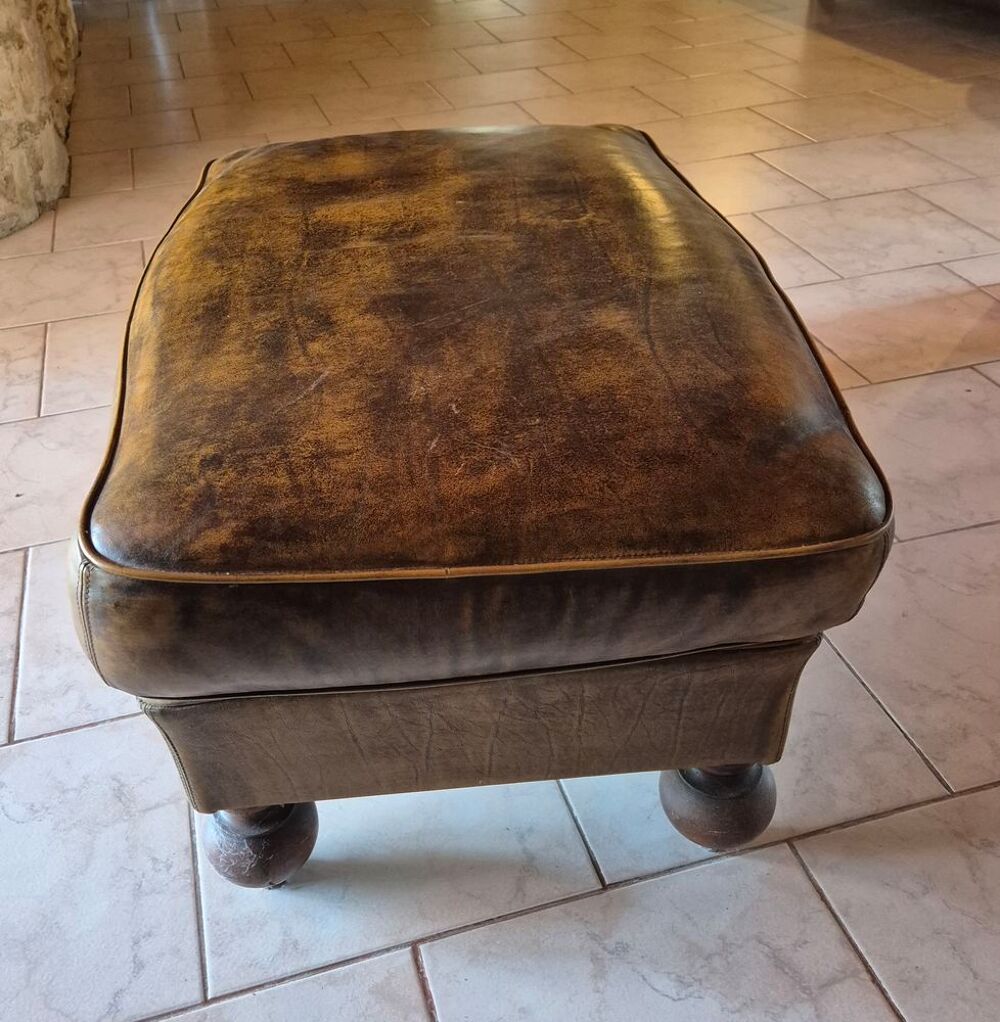 Repose-pieds cuir marron Meubles
