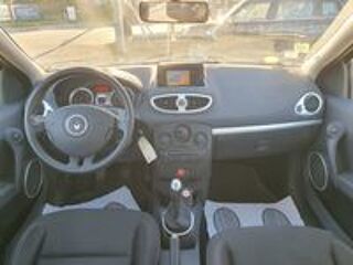 Clio III dCi 90 eco2 Dynamique TomTom 2011 occasion 28000 Chartres