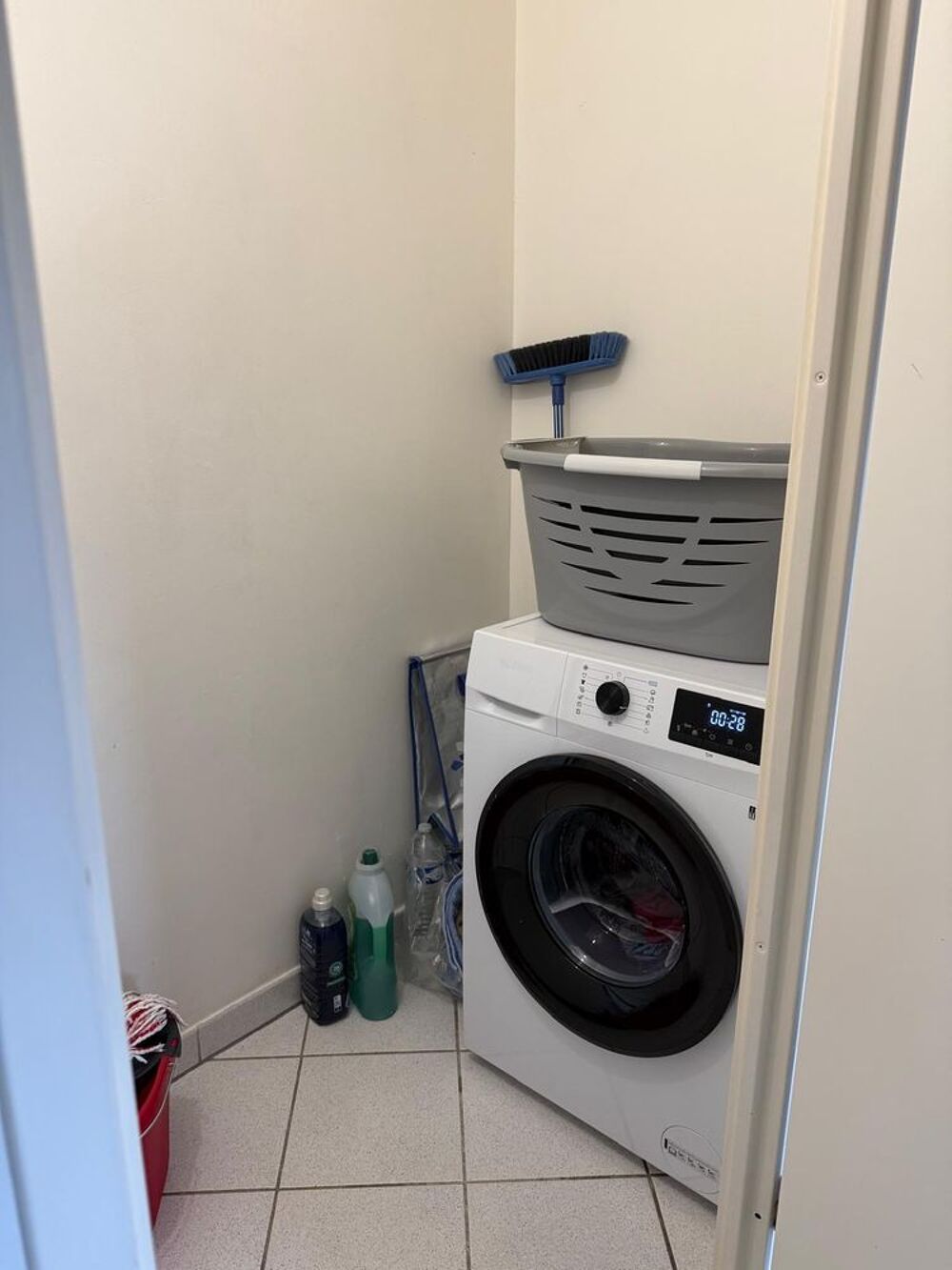 Lave- linge hublot 8kg marque valberg Electroménager