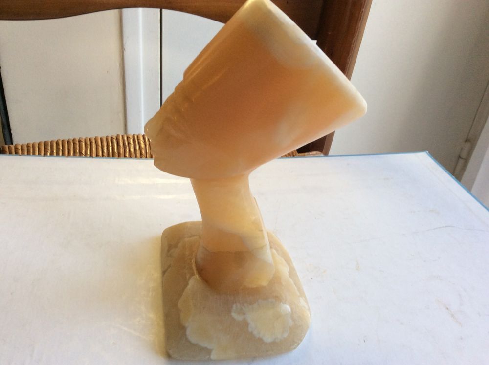 Statuette Nefertiti en alb&acirc;tre souvenir d'Egypte Décoration