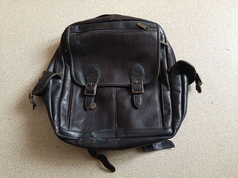 Sac  dos cuir 20 Charlieu (42)