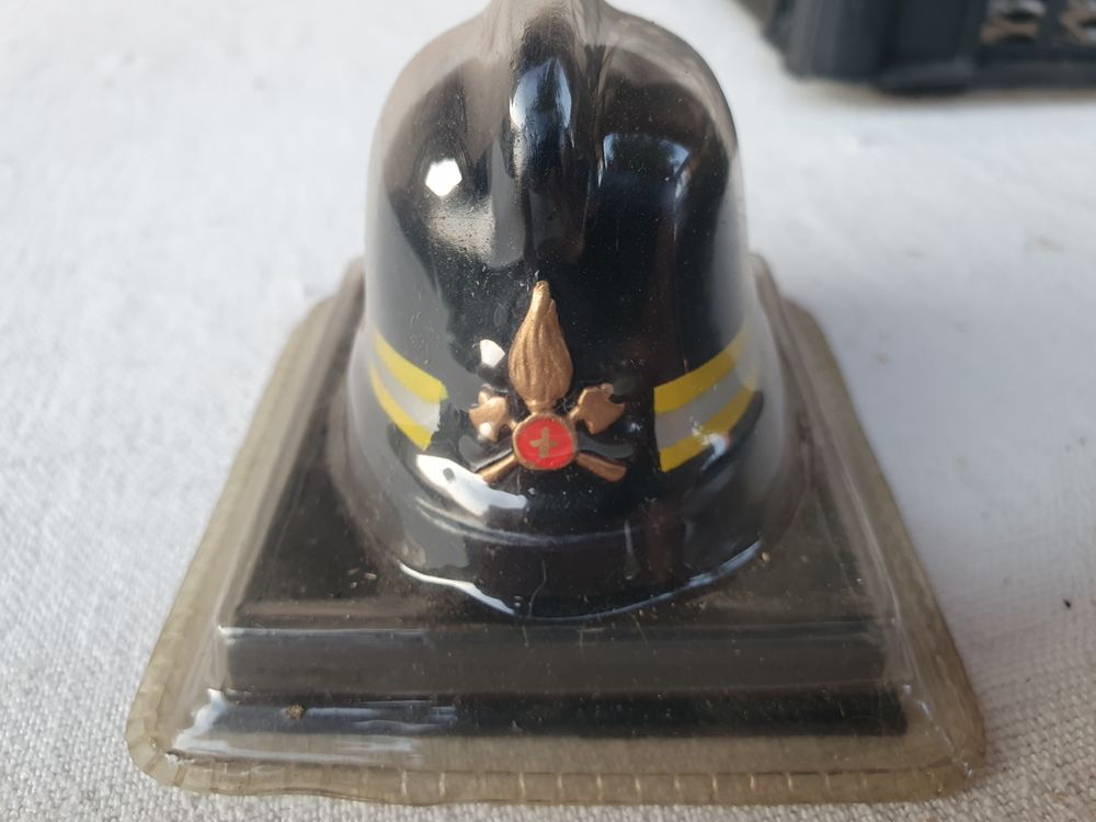 CASQUES POMPIERS LOT N&deg; 3
