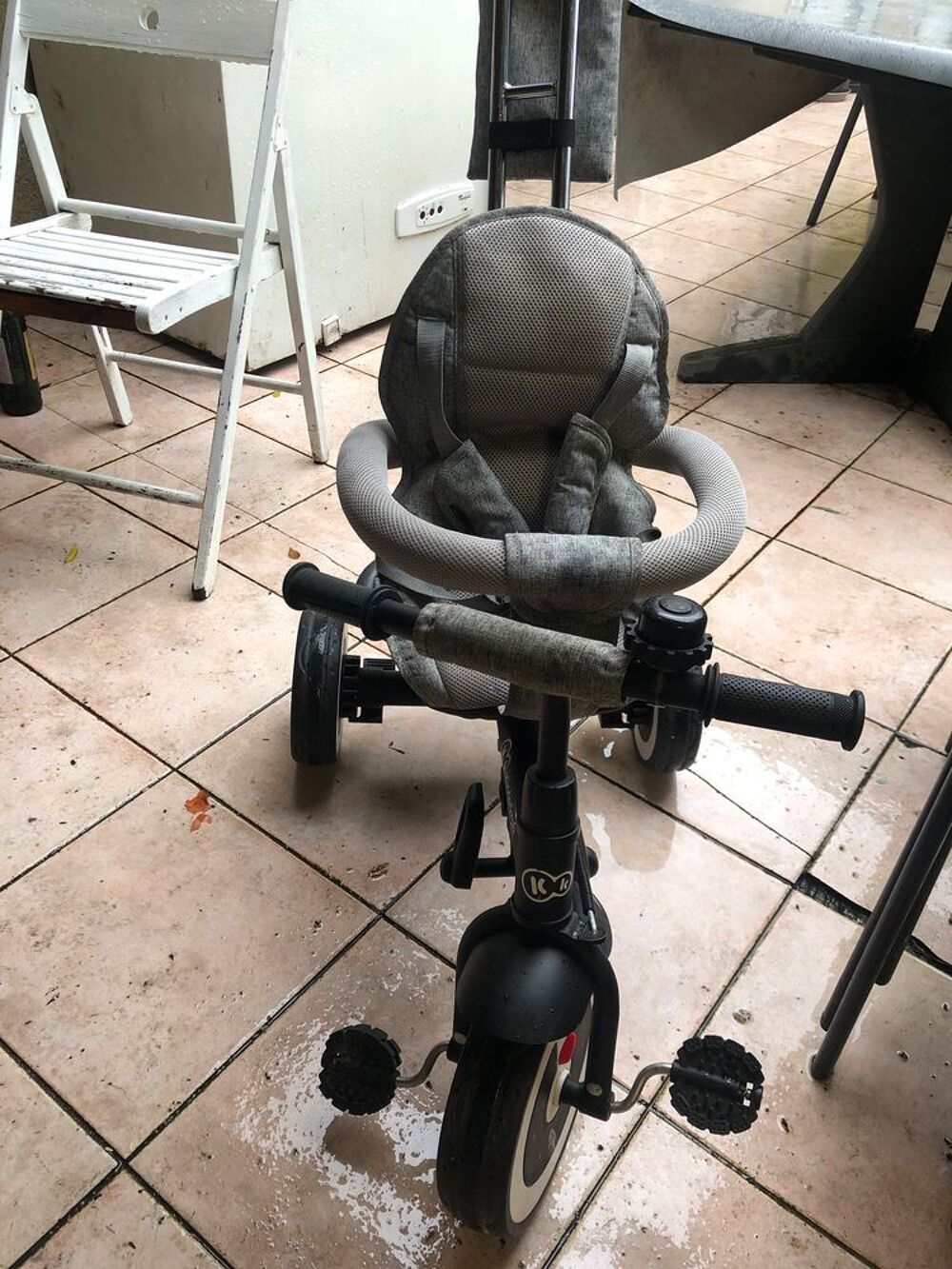 Tricycle kinderkraft mod&egrave;le Aston Mobilier enfants