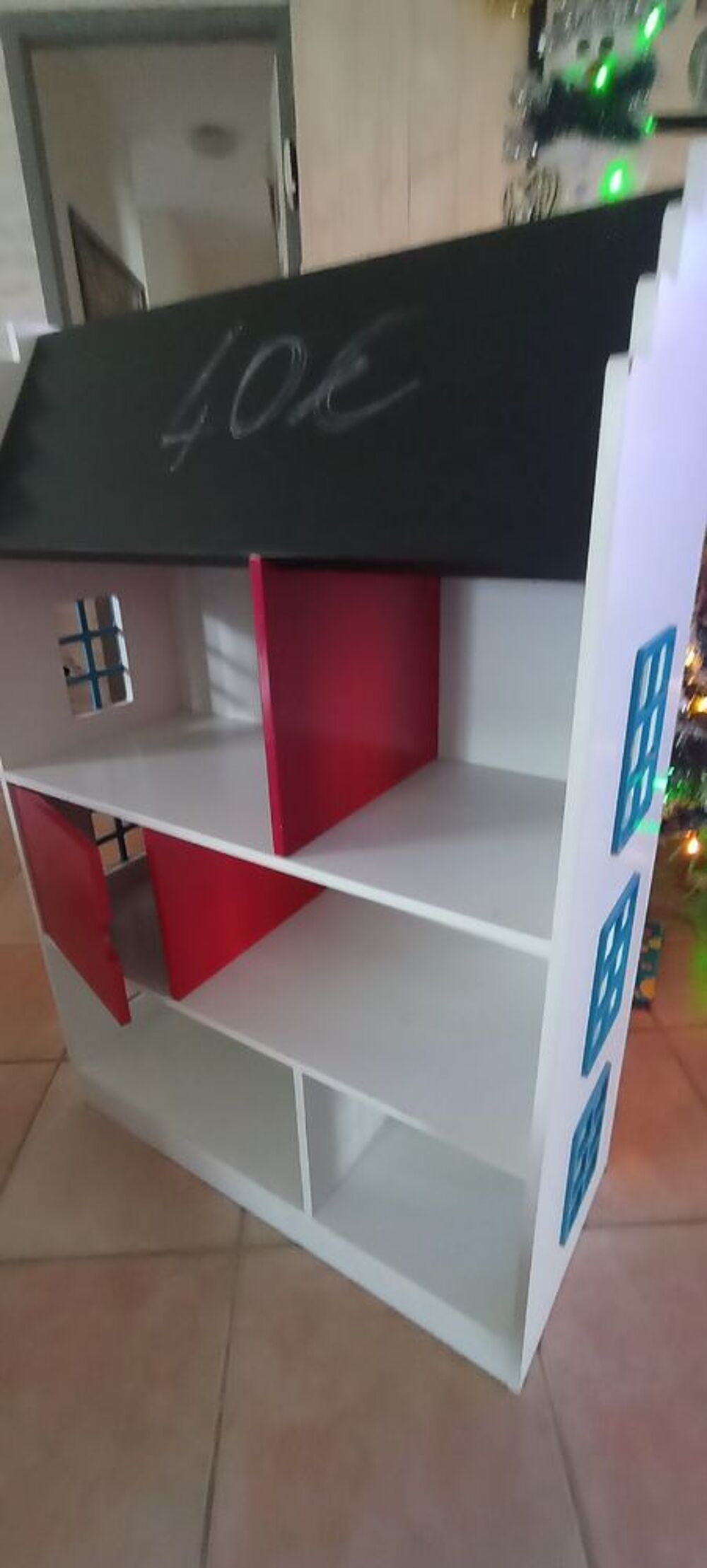 Maison biblioth&egrave;que avec toit en tableau craie Mobilier enfants