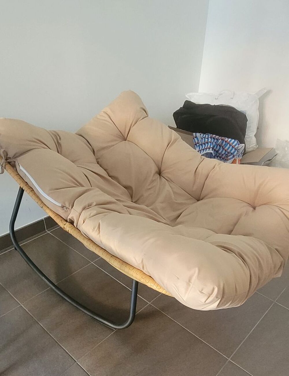 Fauteuil &agrave; bascule neuf (remise en main propre) Meubles