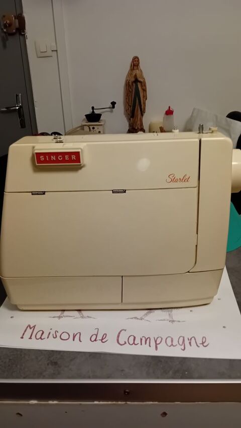 MACHINE � COUDRE SINGER 100 Caumont-sur-Durance (84)