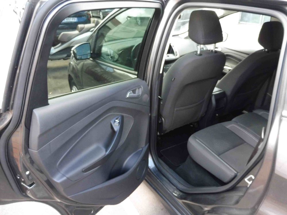 C-max C-MAX 1.5 TDCi 120 S&S Business Nav 2015 occasion 93430 Villetaneuse