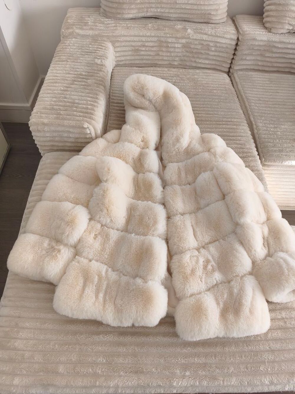 Doudoune fausse fourrure Vêtements