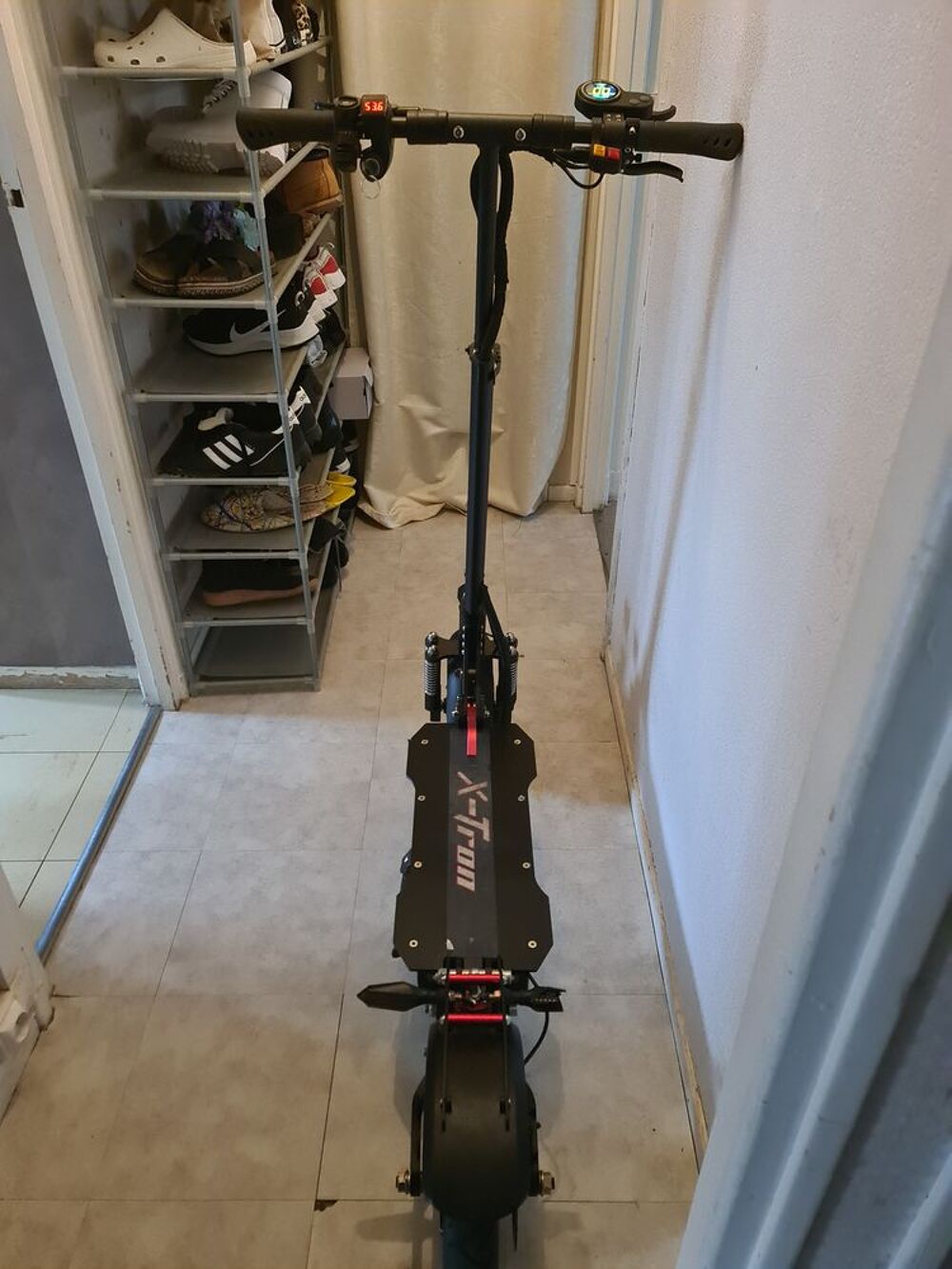 Trottinette &eacute;lectrique Vélos