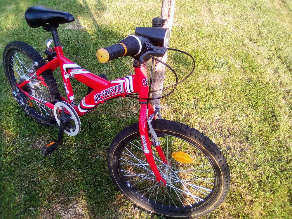V&eacute;lo enfant VTT 6 / 8 ans Vélos